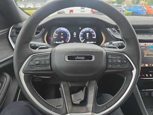 New 2026 Jeep Grand Cherokee Limited AWD/4WD image 13