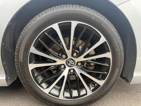 Used 2020 Toyota Camry SE FWD image 13