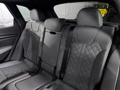 Used 2024 Audi SQ5 Prestige AWD/4WD image 48