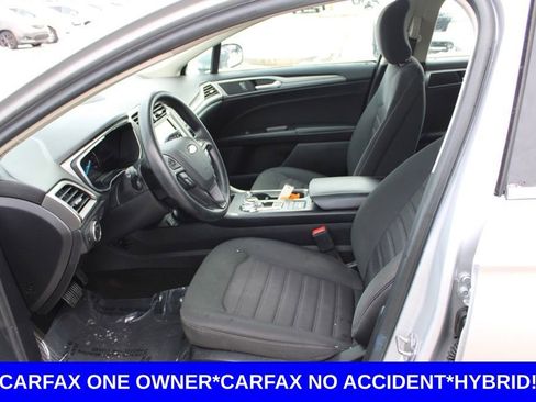 Used 2019 Ford Fusion SE image 16