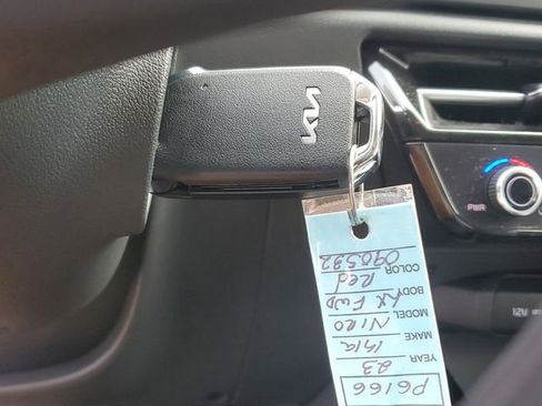 Used 2023 Kia Niro LX FWD image 25