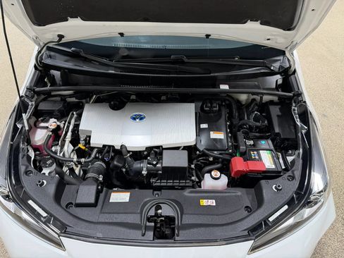 Used 2022 Toyota Prius XLE AWD/4WD image 63