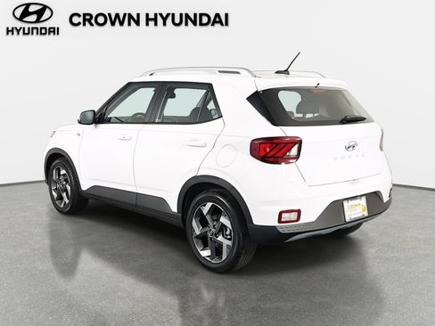 Certified 2024 Hyundai Venue SEL image 7
