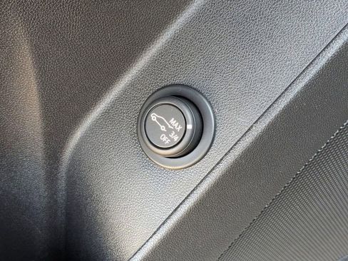 Used 2020 Chevrolet Equinox LT image 13