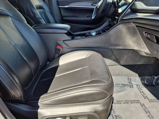 Used 2023 Jeep Grand Cherokee 4WD 4xe image 22