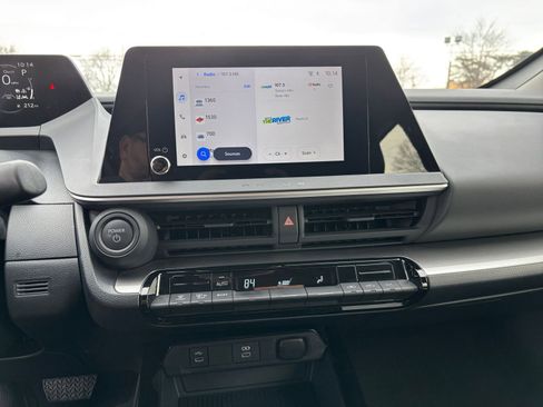 Used 2025 Toyota Prius LE image 18