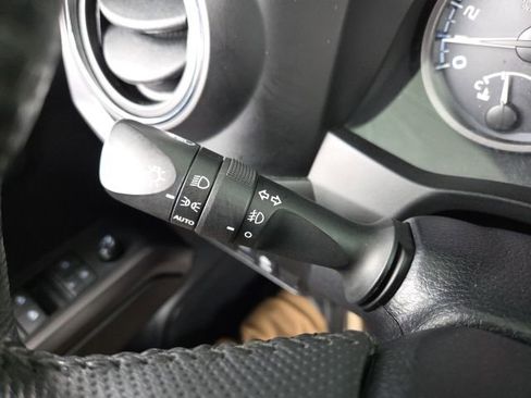 Used 2021 Toyota Tacoma TRD Off-Road image 61