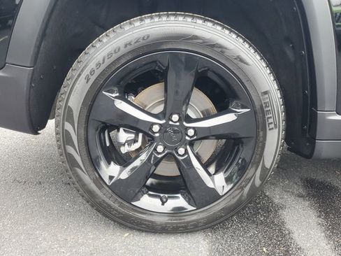 Certified 2025 Jeep Grand Cherokee L Limited w/ Luxury Tech Group II image 9