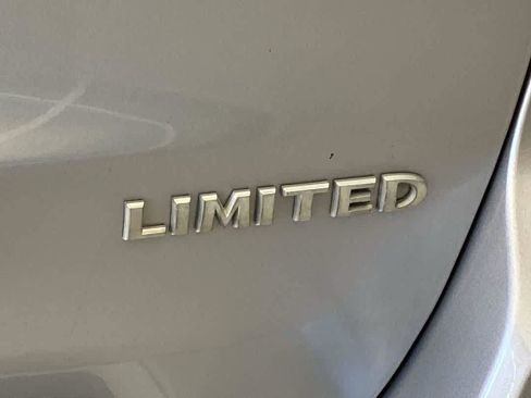 Used 2015 Jeep Grand Cherokee Limited w/ Luxury Group II AWD/4WD image 12