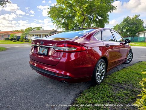 Used 2017 Ford Fusion SE image 10