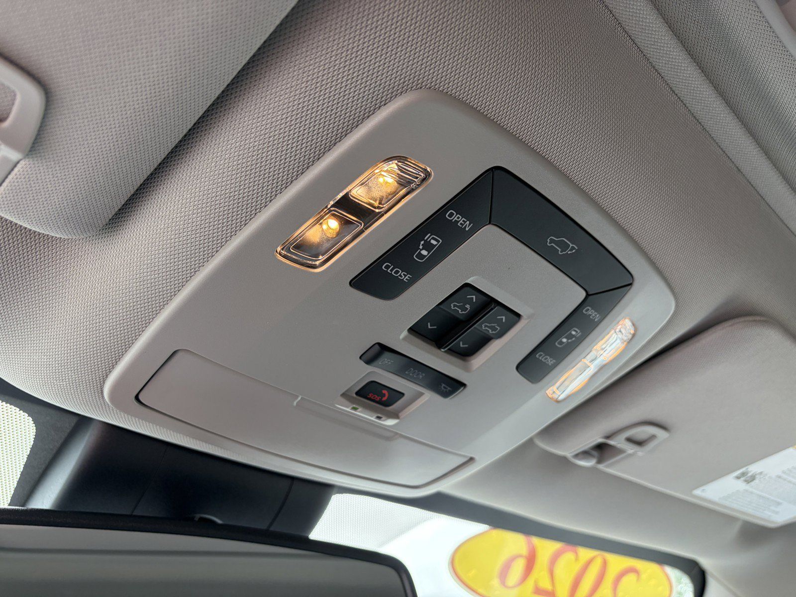 Used 2026 Toyota Sienna XLE FWD image 29