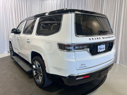 Used 2023 Jeep Grand Wagoneer Series III AWD/4WD image 29