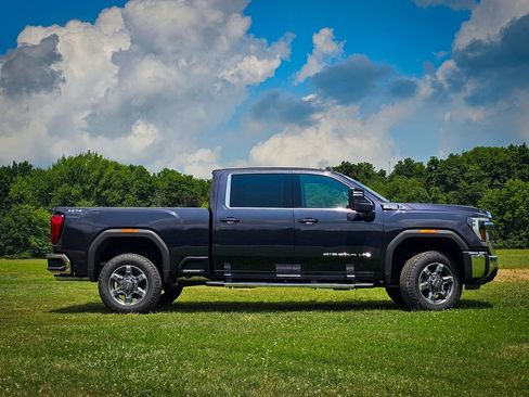 New 2026 GMC Sierra 2500 SLE w/ SLE Value Package; AWD/4WD image 2