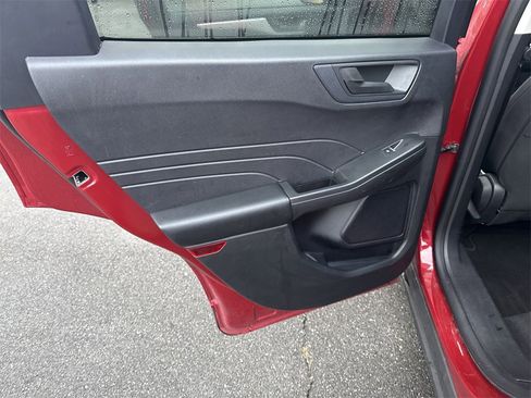 Certified 2022 Ford Escape SE w/ Cold Weather Package image 22