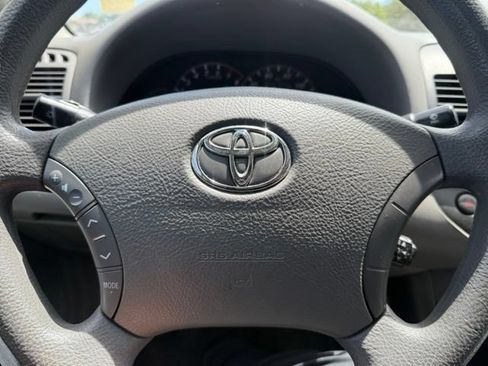 Used 2005 Toyota Camry LE FWD image 13