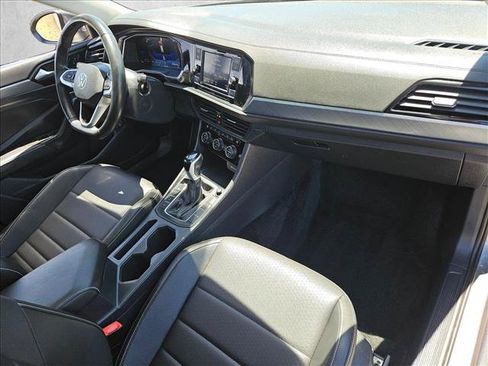 Used 2024 Volkswagen Jetta SE FWD image 25