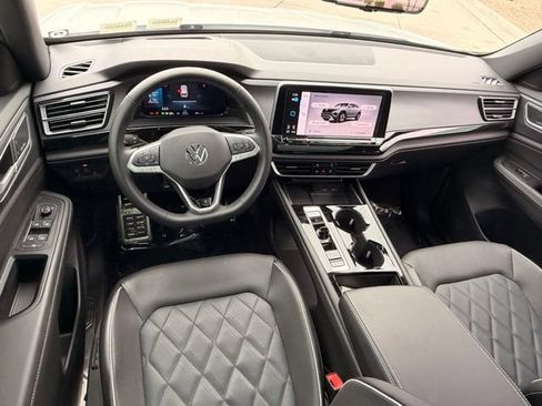 Used 2024 Volkswagen Atlas Cross Sport SEL Premium R-Line AWD/4WD image 13
