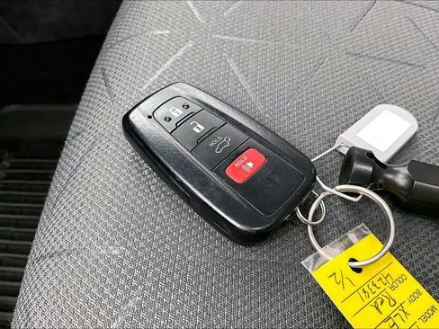 Used 2025 Toyota RAV4 XLE w/ Convenience Package FWD image 11