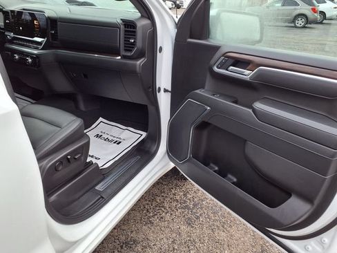 Used 2025 GMC Sierra 1500 SLT AWD/4WD image 83