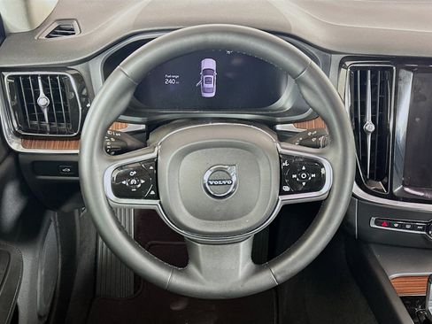 Used 2023 Volvo S60 B5 Plus FWD image 18