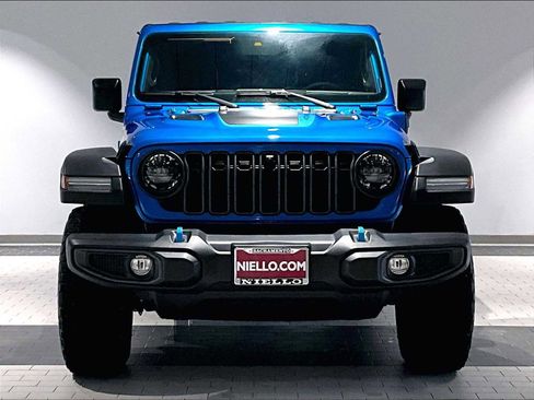 Used 2024 Jeep Wrangler Rubicon w/ Technology Group image 13