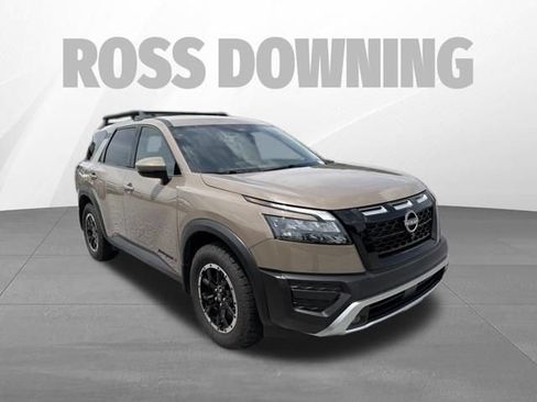 Used 2025 Nissan Pathfinder Rock Creek AWD/4WD image 3