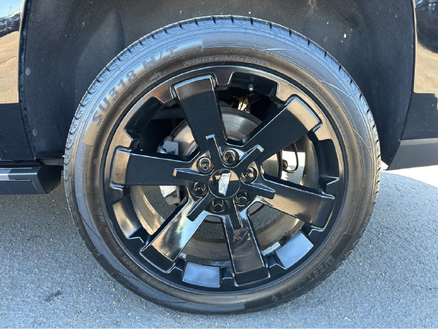 Certified 2019 Cadillac Escalade ESV Premium Luxury RWD image 4