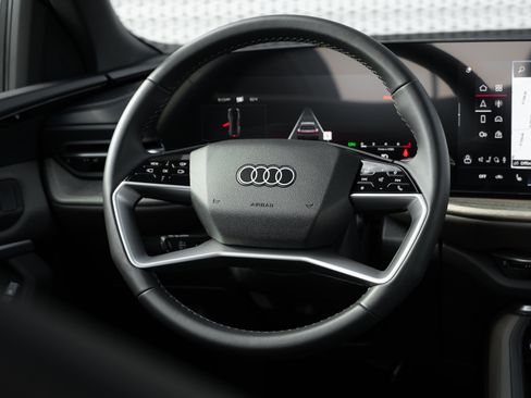 Certified 2025 Audi Q5 Premium w/ Premium Plus AWD/4WD image 9