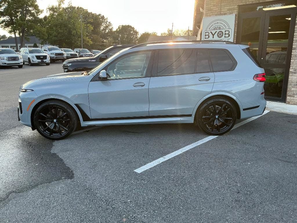 Used 2024 BMW X7 xDrive40i w/ Executive Package AWD/4WD image 2