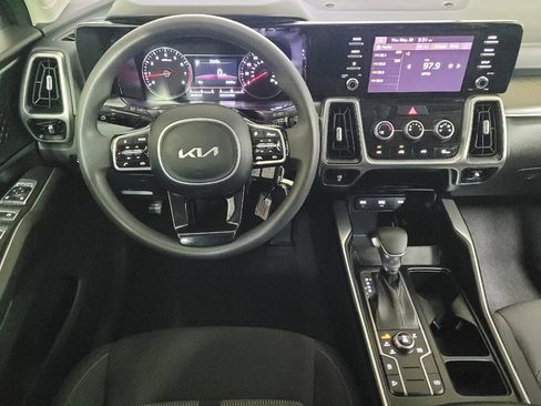 Used 2023 Kia Sorento LX AWD/4WD image 22