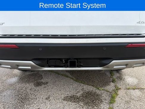 Used 2024 Ford Explorer XLT w/ Equipment Group 202A AWD/4WD image 12