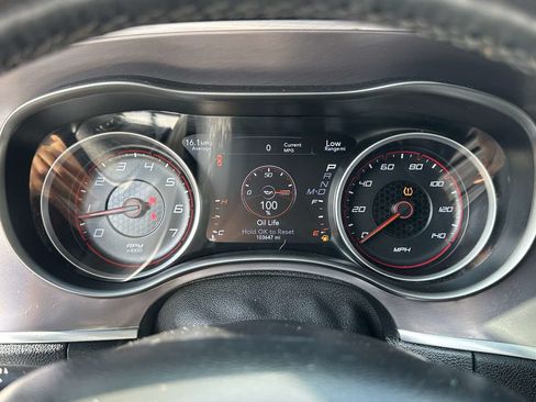 Used 2019 Dodge Charger SXT w/ Leather Interior Group RWD image 17