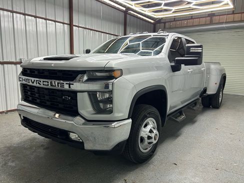 Used 2021 Chevrolet Silverado 3500 LT w/ Convenience Package image 3