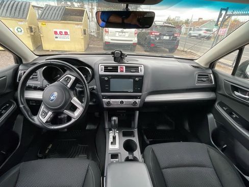 Used 2017 Subaru Outback 2.5i Premium image 17