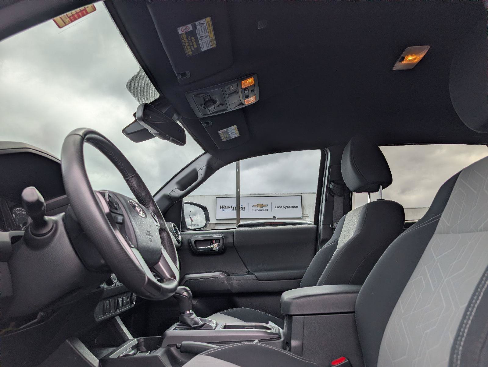 Used 2023 Toyota Tacoma TRD Off-Road AWD/4WD image 11