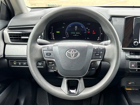 Used 2025 Toyota Camry LE FWD image 14