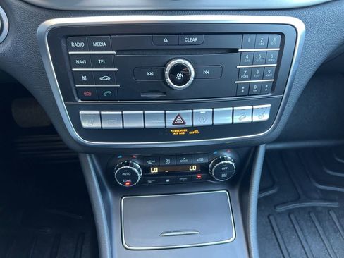 Used 2019 Mercedes-Benz GLA 250 4MATIC image 44