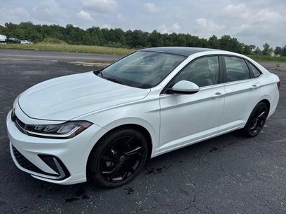 Used 2025 Volkswagen Jetta SE