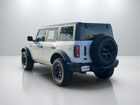 Used 2023 Ford Bronco Wildtrak image 7