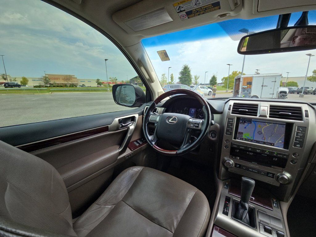Used 2018 Lexus GX 460 Premium w/ Premium Package AWD/4WD image 23