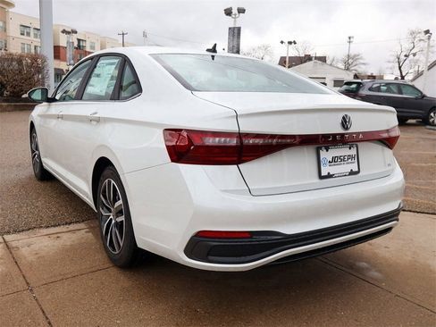 New 2026 Volkswagen Jetta SE image 3