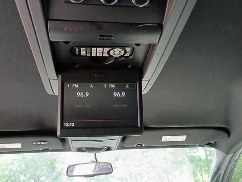 Used 2016 Dodge Grand Caravan SXT FWD image 21