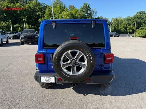 Used 2018 Jeep Wrangler Unlimited Sahara w/ Safety Group AWD/4WD image 7