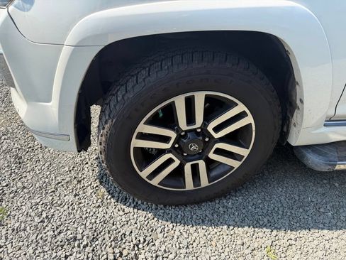 Used 2017 Toyota 4Runner Limited AWD/4WD image 8