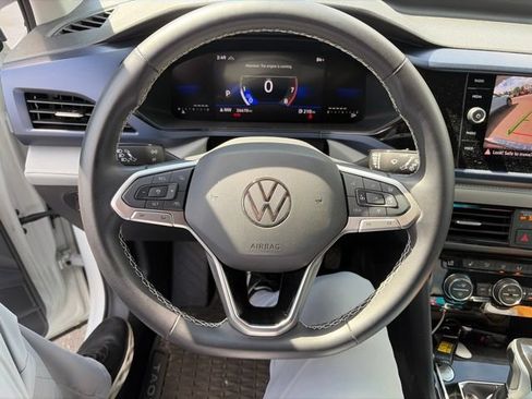 Certified 2024 Volkswagen Taos SE AWD/4WD image 10