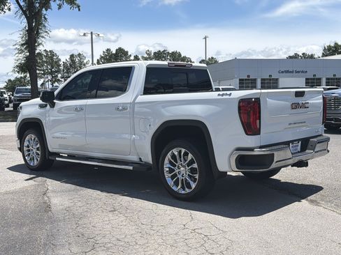 Used 2024 GMC Sierra 1500 SLT w/ SLT Premium Package AWD/4WD image 10