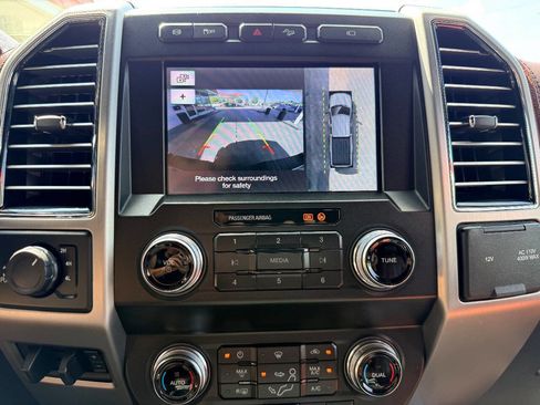 Used 2019 Ford F350 Platinum w/ FX4 Off-Road Package AWD/4WD image 27