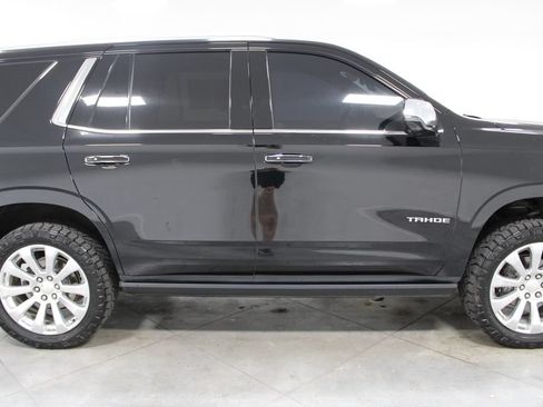 Used 2021 Chevrolet Tahoe Premier w/ Premium Package AWD/4WD image 11