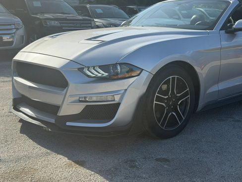 Used 2018 Ford Mustang Premium RWD image 3