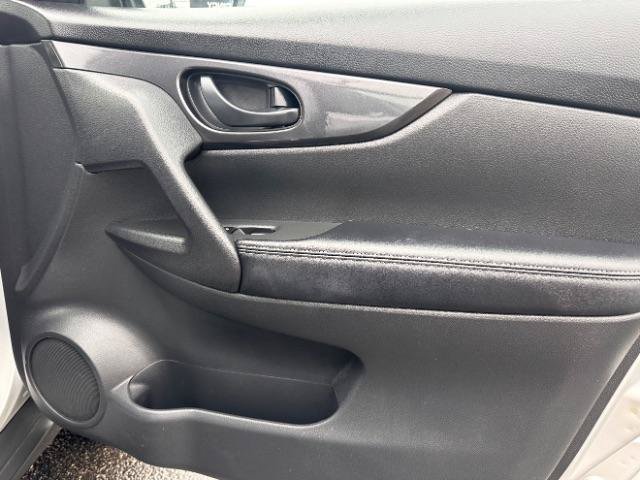 Used 2020 Nissan Rogue S AWD/4WD image 19